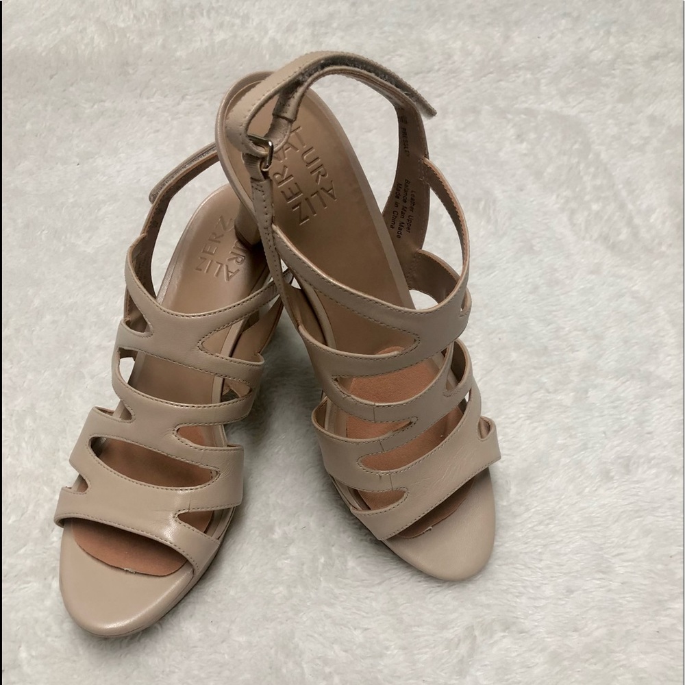 Ladies shoes